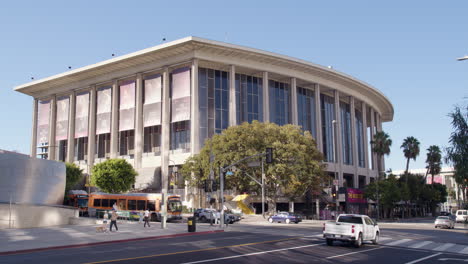 El-Pabellón-Dorothy-Chandler,-Parte-Del-Centro-De-Música-De-Los-ángeles,-Es-El-Hogar-De-La-ópera-De-Los-ángeles