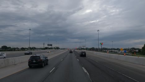 Pov:-Conduciendo-Rápido-En-La-Autopista-Americana-En-Chicago