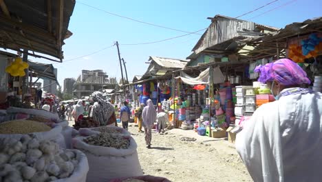 Verschiedene-Aufnahmen-Eines-Lokalen-Marktes-Am-Rande-Von-Addis-Abeba,-äthiopien