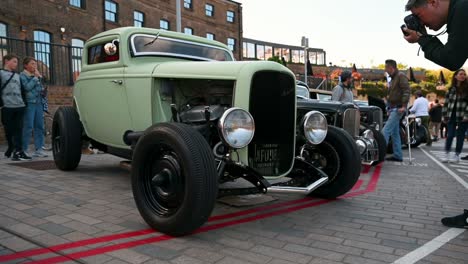 Classic-Car-Boot-Sale-at-Coal-Drops-Yard,-London,-United-Kingdom