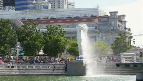 Icono-De-Singapur-Es-El-Merlion-Una-Criatura-Mítica-Con-La-Cabeza-De-Un-León-Y-El-Cuerpo-De-Un-Pez