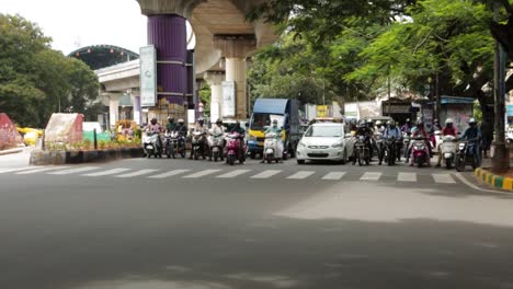 Calles-Y-Tráfico-En-Bangalore,-India