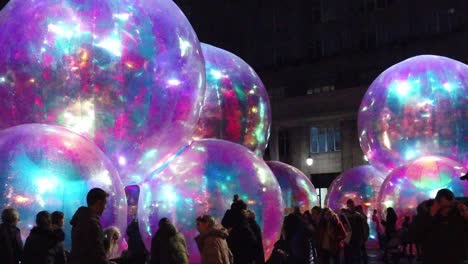 Evanescent-glowing-abstract-bubble-artwork-at-Exchange-flags-square-Nelson-monument-Liverpool-River-of-light-show