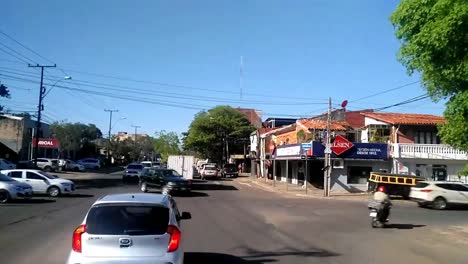 Zeitraffer:-Fahren-Um-Asuncion-In-Paraguayischen-Straßen