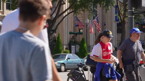 Gente-Caminando-En-Washington-Dc