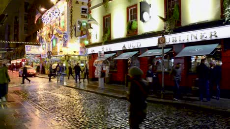 Templebar-Dublin-Ist-Das-Ganze-Jahr-über-Eine-Der-Haupttouristenattraktionen