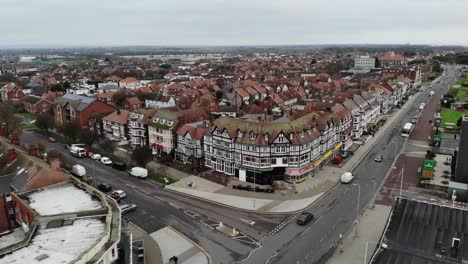 Drone-footage-of-North-Parade-in-Skegness,-UK