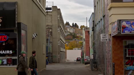 Caminos-Laterales-Del-Centro-De-Kamloops-En-La-3ra-Avenida-En-Un-Día-Gris-En-El-Otoño