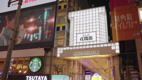 Namba-Und-Ebisu-Bridge-Road-Market-Bei-Nacht-Beleuchtet