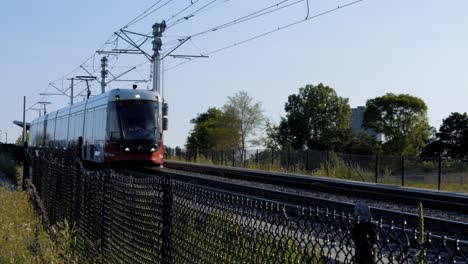 Ottawa-O'Train-slow-motion-leaving-Bayview-Station