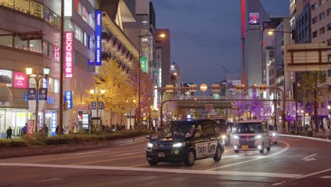 Mido-suji-Straße-In-Osaka-Beleuchtet-Während-Der-Wintersaison