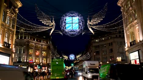 Which-do-you-prefer,-Regents-Street-or-Oxford-Circus,-London,-United-Kingdom