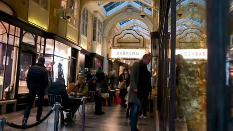 Babylon-In-Burlington-Arcade,-London,-Vereinigtes-Königreich