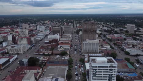 Condujo-Un-Video-De-Fife-Street-En-Bulawayo,-Zimbabwe