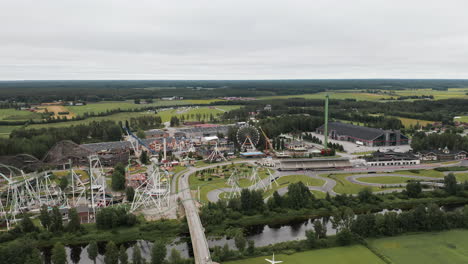 Luftaufnahme-Von-Powerpark-Funland,-Finnlands-Größtem-Vergnügungspark-4k