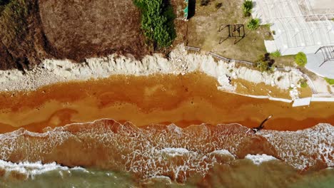 Berühmter-Strand-Von-Megas-Lakkos-Auf-Der-Insel-Kefalonia-In-Griechenland---Luftaufnahme