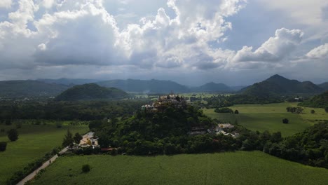 Closer-aerial-footage-of-the-temple-while-descending-revealing-this-superb-landscape