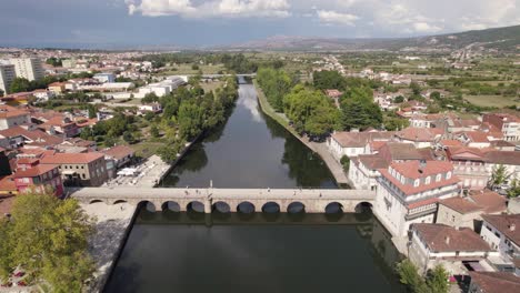 Puente-Sobre-El-Río-Tamega-En-Chaves-En-Portugal