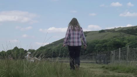 Menschen,-Die-Sich-In-Der-Malerischen-Landschaft-Der-Yorkshire-Hills-Entspannen