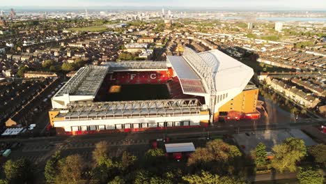 Icónico-Liverpool-Lfc-Anfield-Estadio-Campo-De-Fútbol-Vista-Aérea-Amaneceres-órbita-Derecha