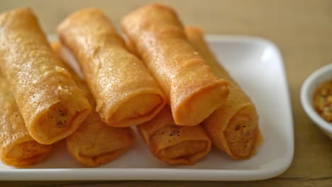 deep-fried-spring-roll-with-sauce