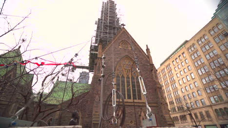 Snowfall-at-a-church-in-Downtown-Montreal