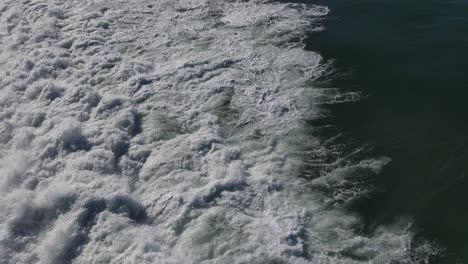 Large-Waves-crashing-as-tide-rolls-in