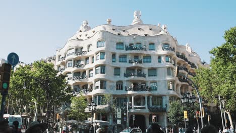 Barcelona,-España---Julio-De-2018:-Horario-De-Verano-En-Barcelona