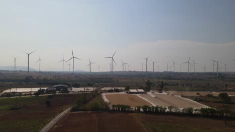 Parque-Eólico,-Huai-Bong-Nakhon-Ratchasima,-Tailandia