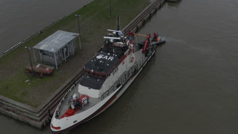 Drohnenaufnahmen-Des-Finnischen-Grenzschutz-Motorboots-Sar