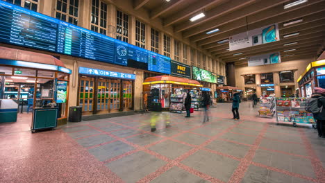 Timelapse-of-people-walking-inside-the-Helsinki-railway-station---Static,-time-lapse-view