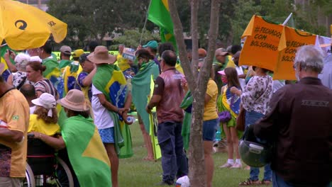 Los-Partidarios-Del-Presidente-Brasileño-Jair-Bolsonaro-Se-Reunieron-En-Un-Parque-Durante-La-Pandemia-De-Covid19