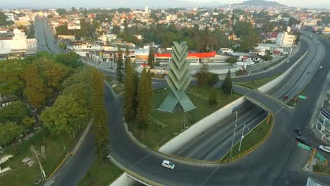 Espectacular-Vista-Aerea-Con-Drone,-De-La-Rotonda-De-Araucarias-De-Xalapa,-Veracruz,-Mexico