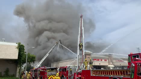 smoke-plume-from-large-building-fire