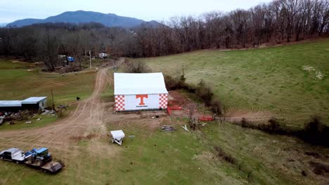 Granero-Voluntario-De-Tennessee-Cerca-De-La-Ciudad-De-Johnson-Antena-De-Tennessee