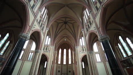 Rib-Vault-Ceiling-At-The-Spatial-Structure-Of-Gouwekerk-Church-In-Gouda,-Netherlands