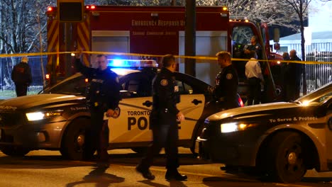 Toronto,-Canada---Nov-10th-2020-:-Three-policemen-speak-during-an-accident-examination