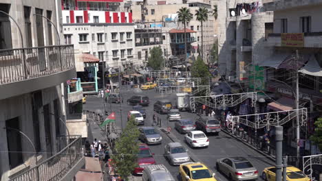 Ajetreado-Tráfico-Diario-En-Las-Calles-De-Amman,-Jordania