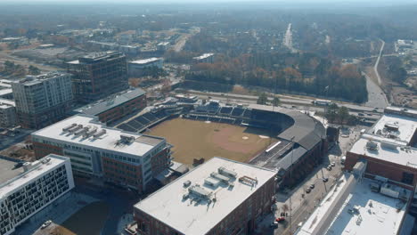 Antenne-Auf-Dem-Baseballstadion-Durham-Bulls-Athletic-Park-Und-Der-US-Autobahn