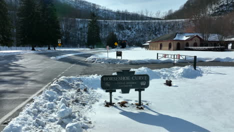 Horseshoe-Curve-sign