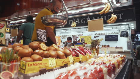 Barcelona---La-Boqueria-Markt,-Obststand