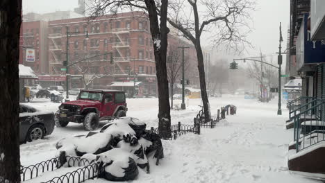 Acera-Vacía-De-La-Ciudad-De-Nueva-York-Durante-La-Caída-De-Fuertes-Nevadas