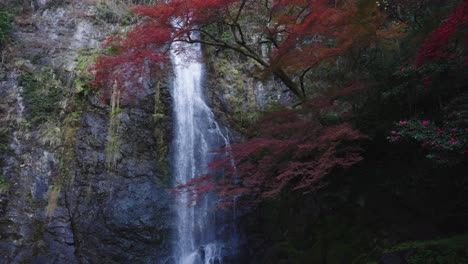 Popular-Tourist-Destination-in-Japan,-Minoh-Waterfall-in-Osaka,-Springtime