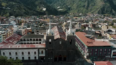 Front-Exterior-View-Of-Nuestra-Señora-Del-Rosario-De-Agua-Santa-Catholic-Church-In-Banos,-Ecuador