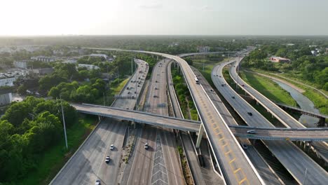 Southwest-USA-freeway-highway-traffic-scene