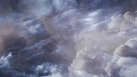 Un-Relámpago-Dentro-De-Una-Nube-Cumulonimbus,-Tormenta-De-4k