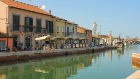 Shot-of-Cesenatico's-port-water-canal-drawn-by-Leonardo-da-Vinci-at-the-request-of-Cesare-Borgia-in-Cesenatico,-Italy-at-daytime