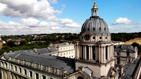 Drone-footage-of-Old-Royal-Naval-College-in-Greenwich,-London-City