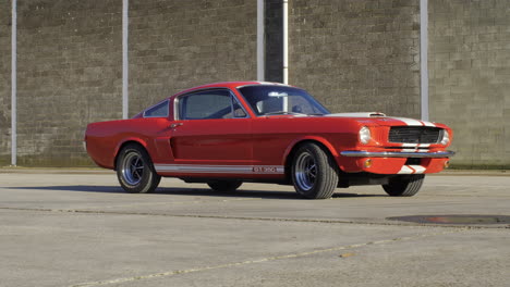 Hermoso-Rojo-Americano-Viejo-Contador-De-Tiempo-Clásico-Ford-Mustang-Fastback