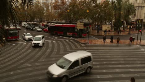 Time-Lapse-of-busy-European-city-intersection-during-gloomy-autumn
